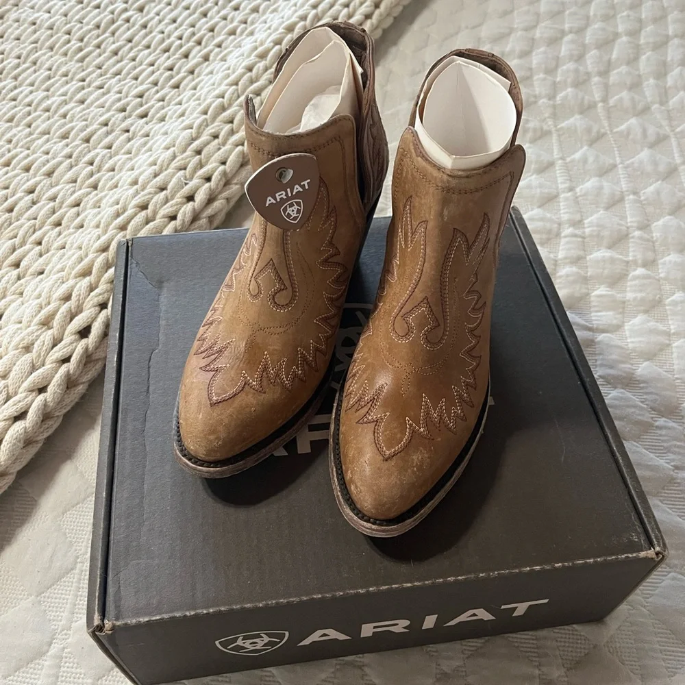 Ariat Dixon R Toe Western Ankle Boots Booties - Picture 3 of 8